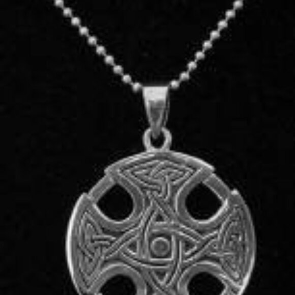 Sterling Silver Circular Celtic Knot Pendant - Picture 2 of 16